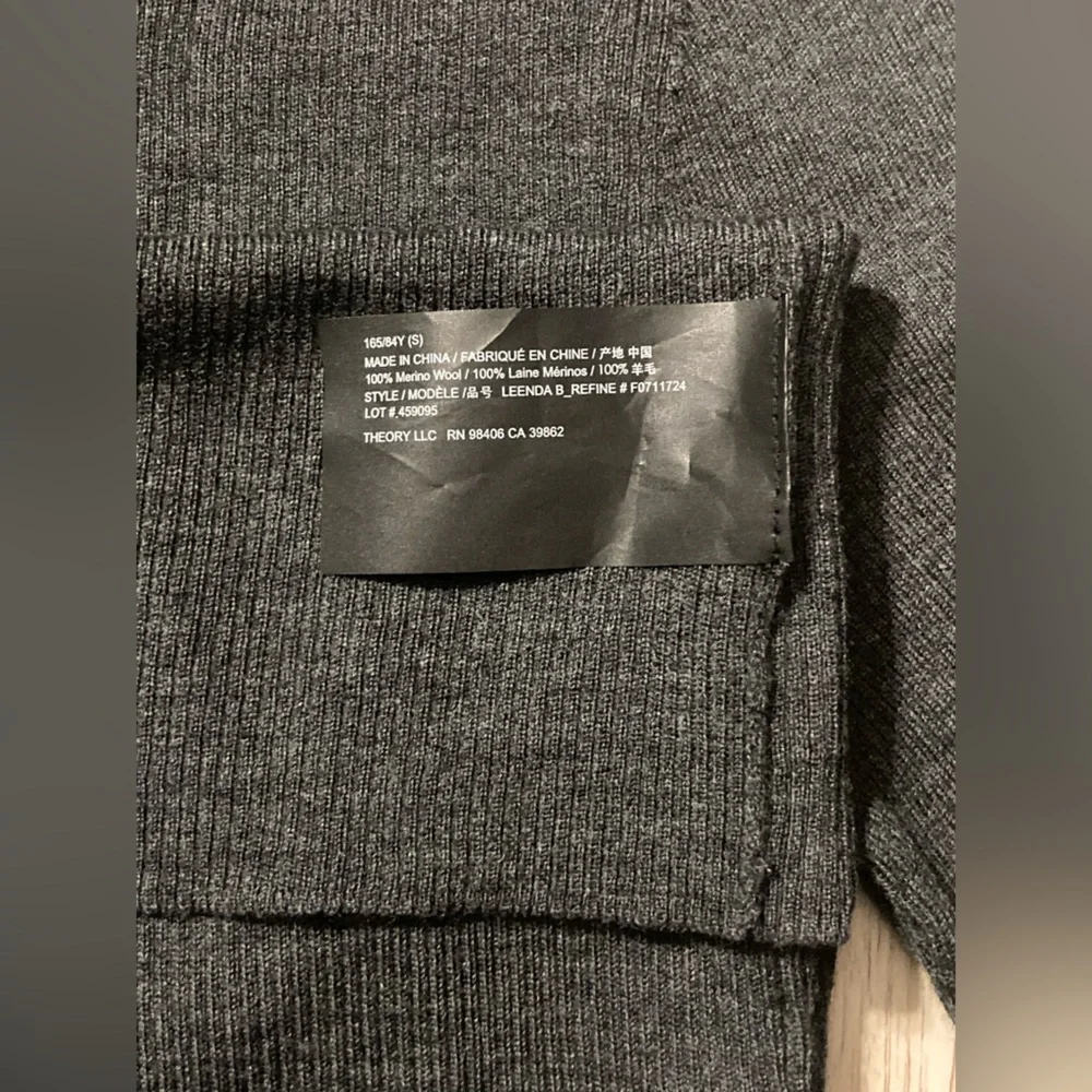 Theory 100% merino wool turtleneck sweater, 1/2 sleeve, gray - Picture 3 of 3